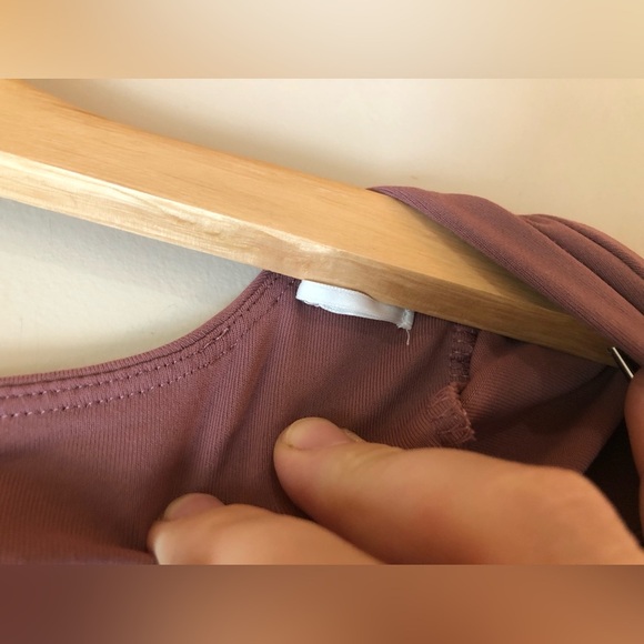 ♦️ BABATON | Square Neck Long Sleeve Crop Top - Picture 4 of 5